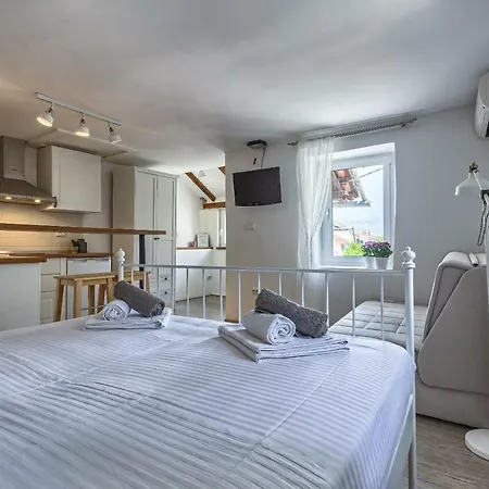 Appartement Lovely New Studio In The City Center 4****